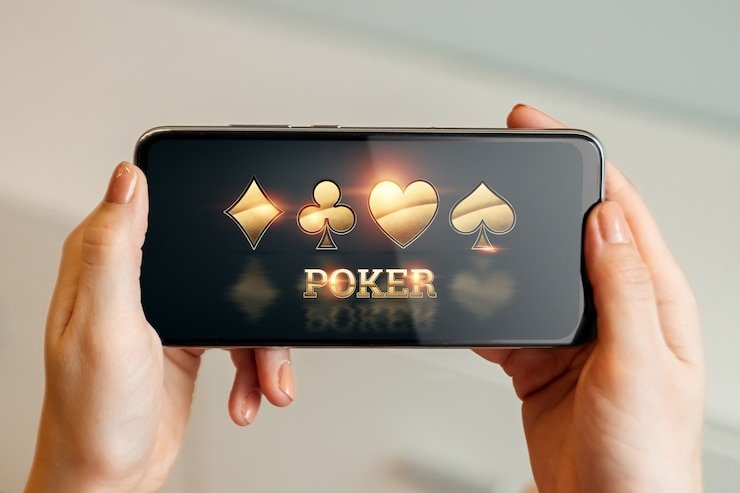 semogaqq live roulette table with professional dealers in studio